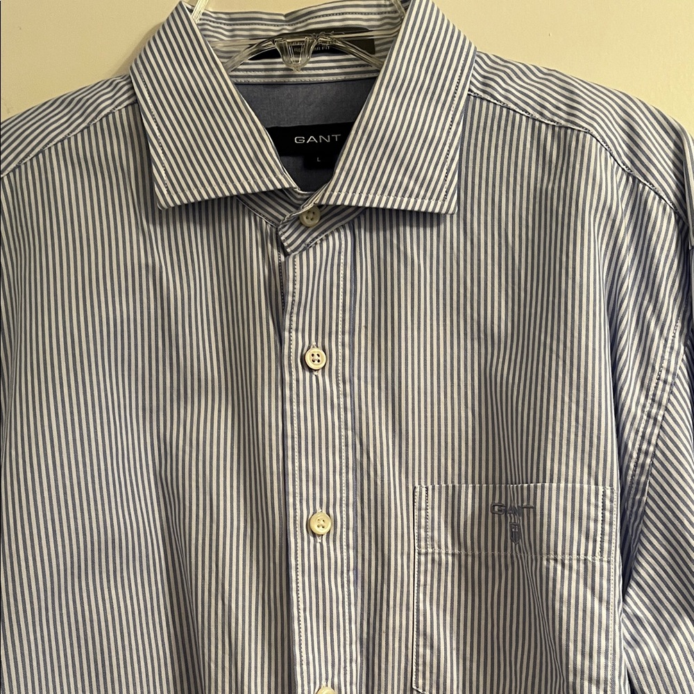 GANT Men's Shirt in Blue and White Stripes